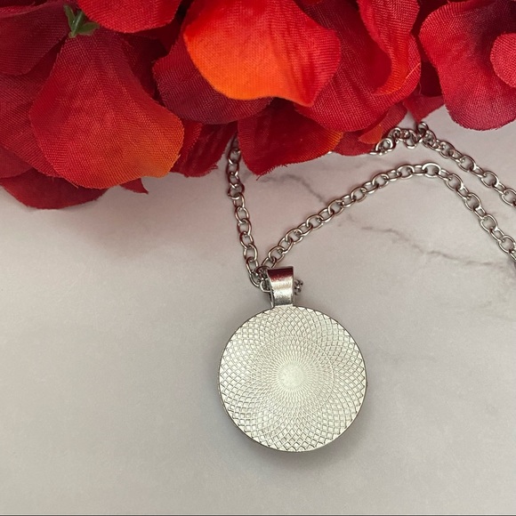 Harry Potter Hogwarts House Crest Pendant - Picture 8 of 11